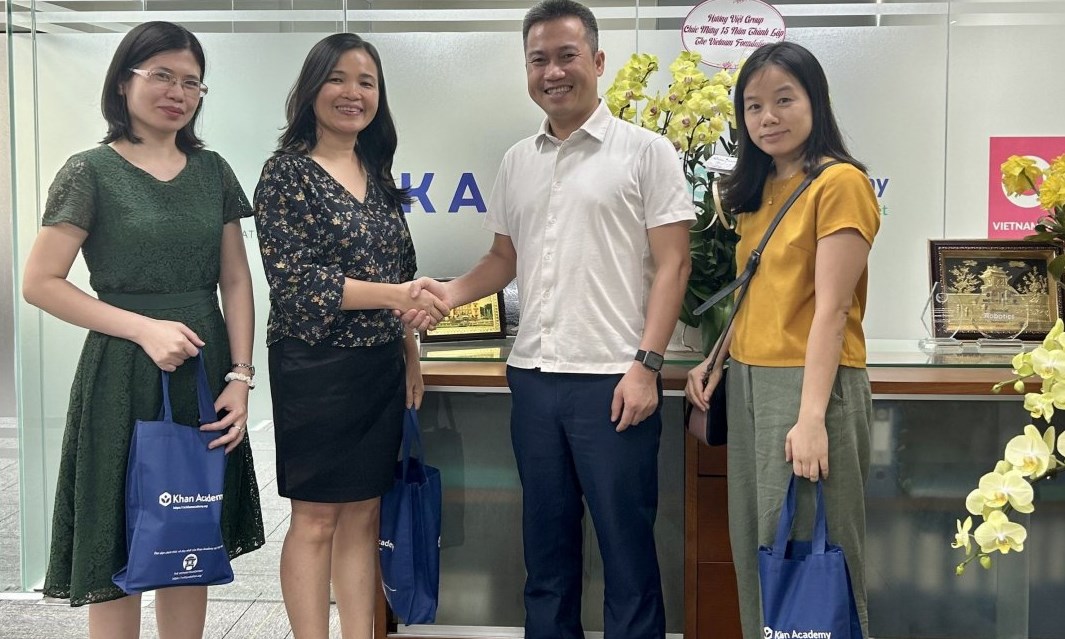 CTH Edu trao đổi khả năng hợp tác với Khan Academy Việt Nam